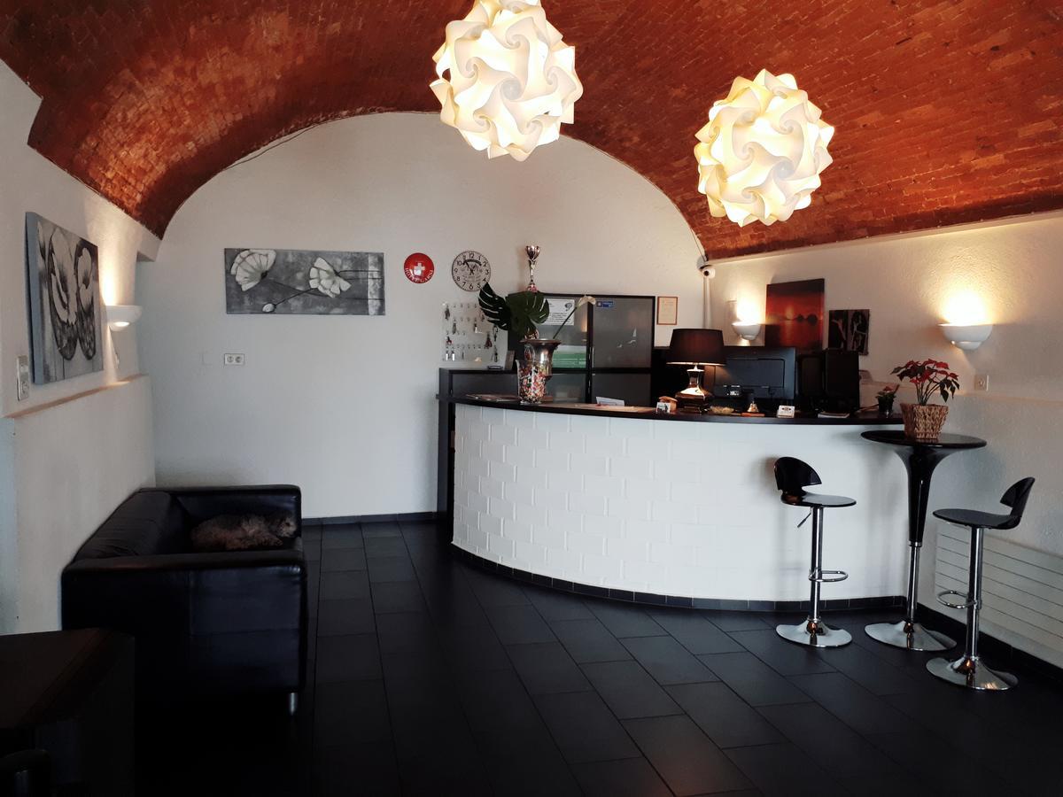 Hotel Garni Battello Melide ภายนอก รูปภาพ