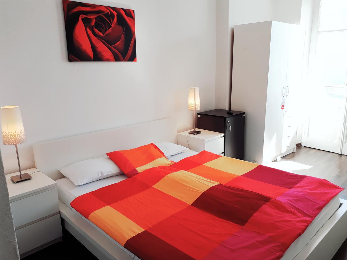 Hotel Garni Battello Melide ภายนอก รูปภาพ